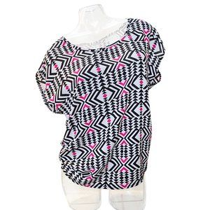 NWT Light Geometric Triangles White Sleeveless Top - Women's Size M - Ali & Kris